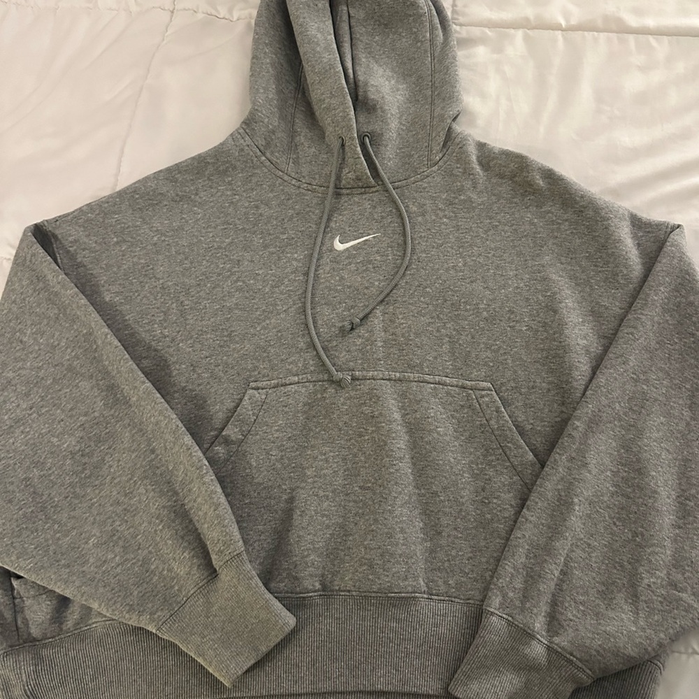 Nike Women’s Gray Hoodie Sweater